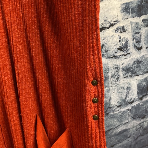 Open Cardigan Sweater with faux suede look Pockets button accents sides - Picture 4 of 7